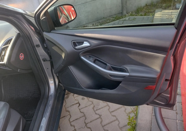 Ford Focus cena 29000 przebieg: 242000, rok produkcji 2012 z Częstochowa małe 92